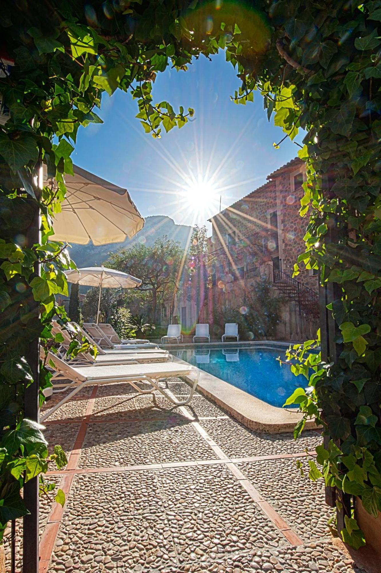 Hotel Y Apartamentos Des Puig Deià Kültér fotó